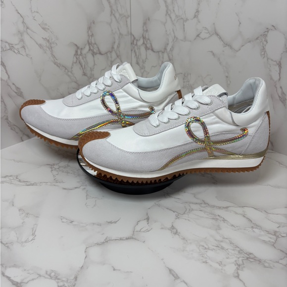A-1CS-5: GYM SHOES: White & Tan Sneakers w/Iridescent Ribbon Accent, Unisex,NWOT - Picture 5 of 16